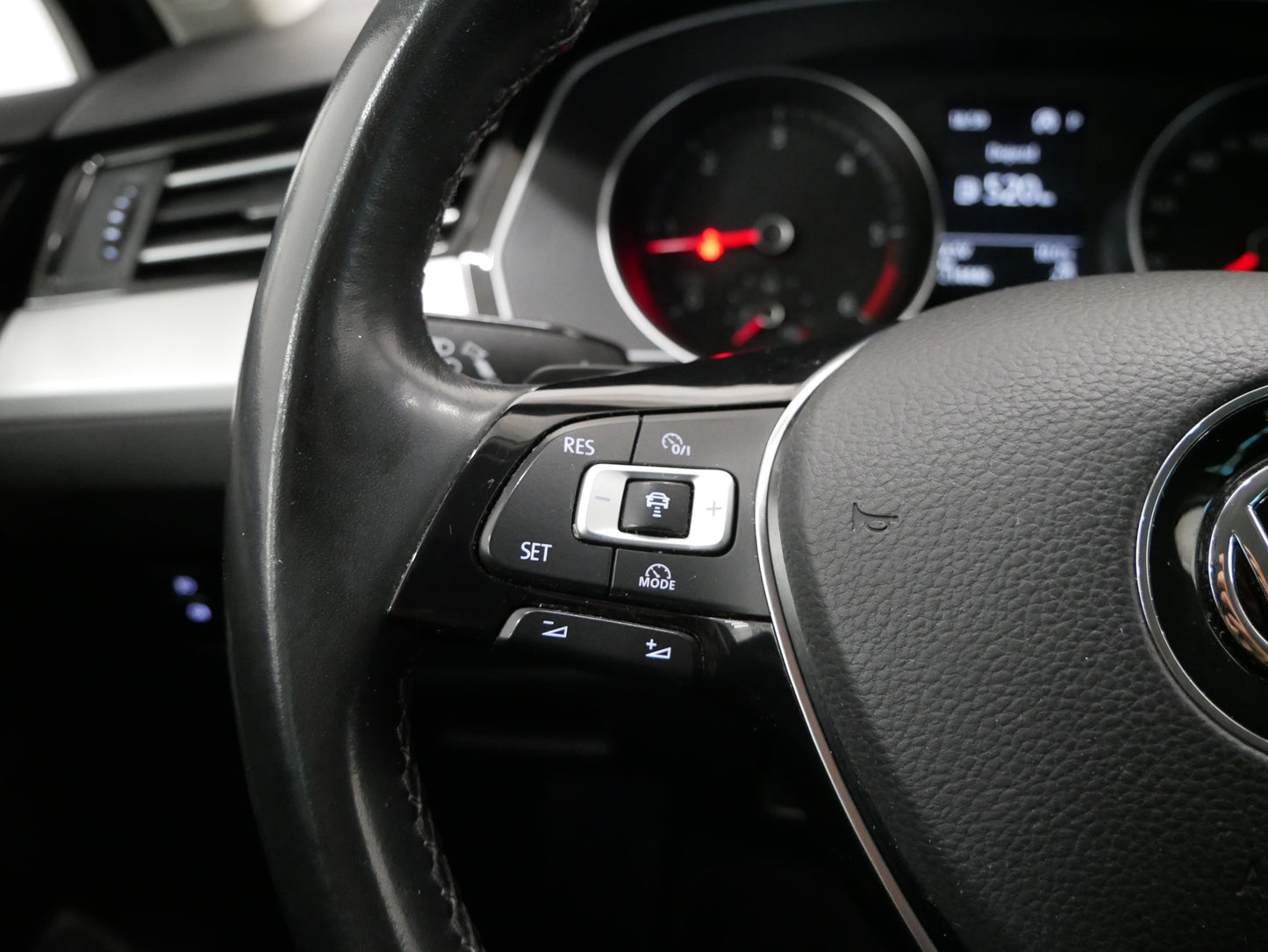 Volkswagen Passat 2.0 TDI 140 kW Comfortline