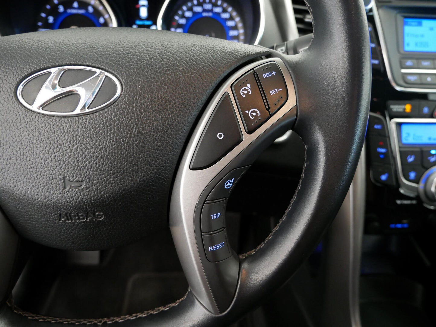 Hyundai i30 1.6 GDi 99kW Trikolor