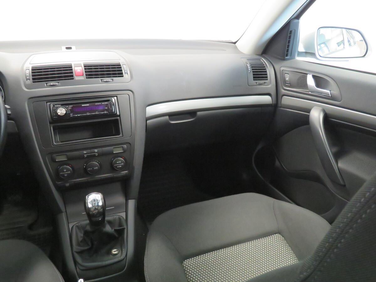 Škoda Octavia 1.6 MPI 75 kW ELEGANCE
