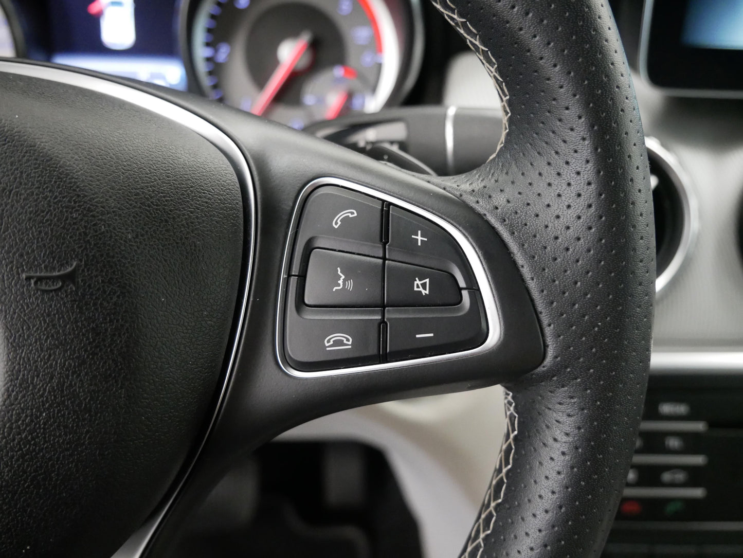 Mercedes-Benz GLA 200d 100 kW 4MATIC Urban