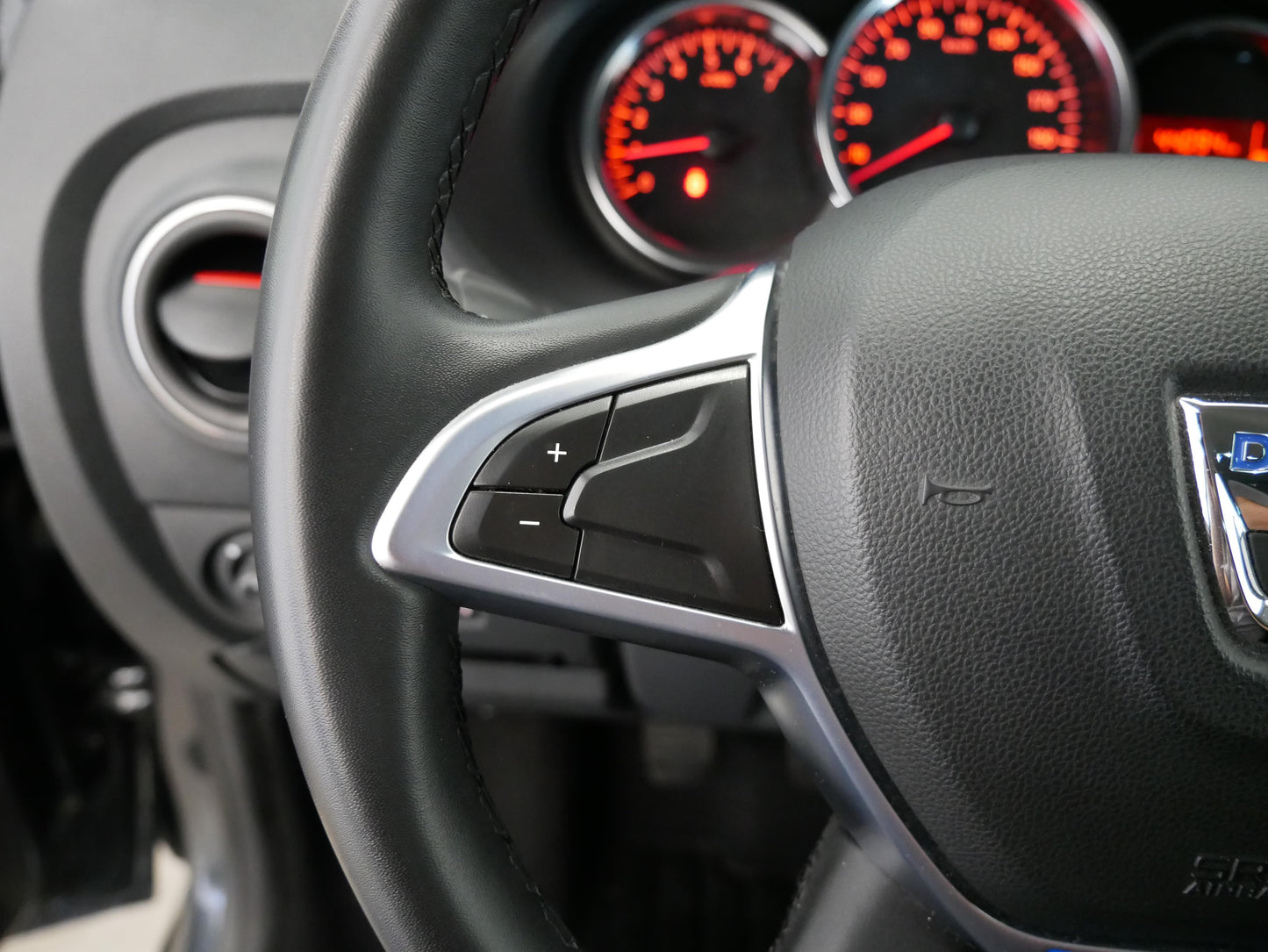 Dacia Lodgy 1.6 SCe 75 kW Stepway Techroad