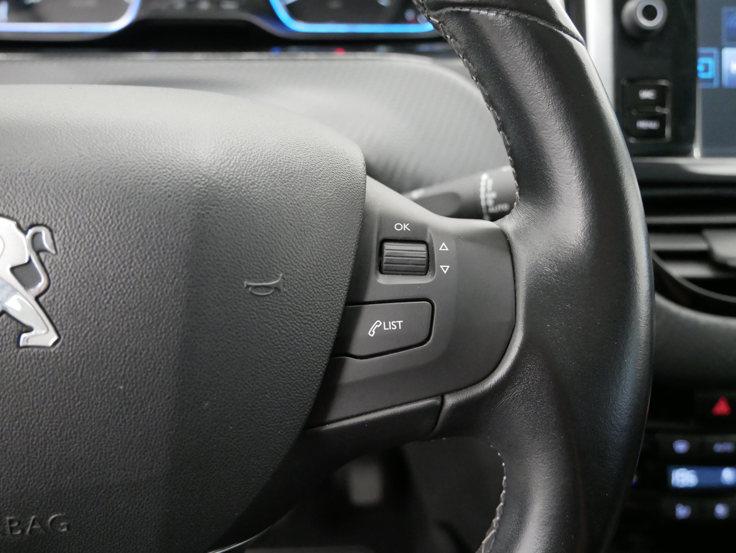 Peugeot 2008 1.2 VTI 60 kW Allure
