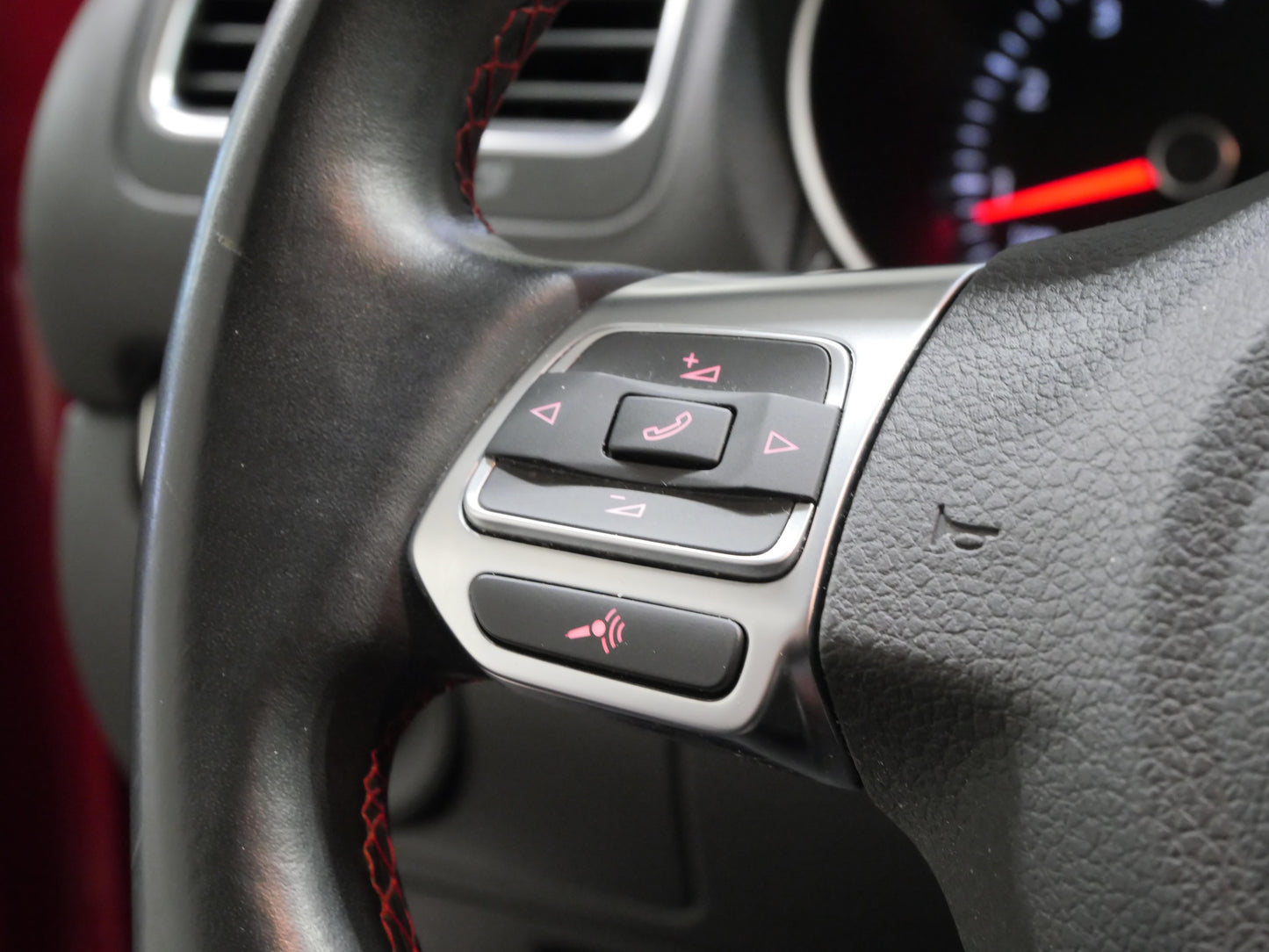 Volkswagen Golf GTI 2.0 TSI 155 kW