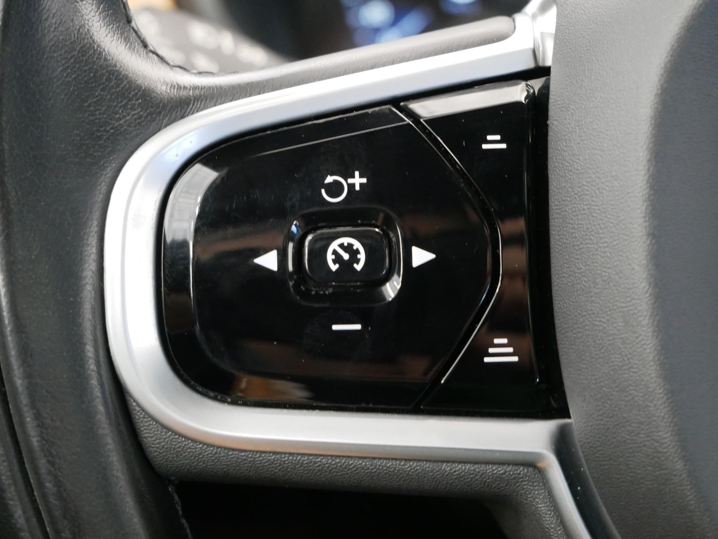 Volvo V90 D4 140 kW AWD Inscription