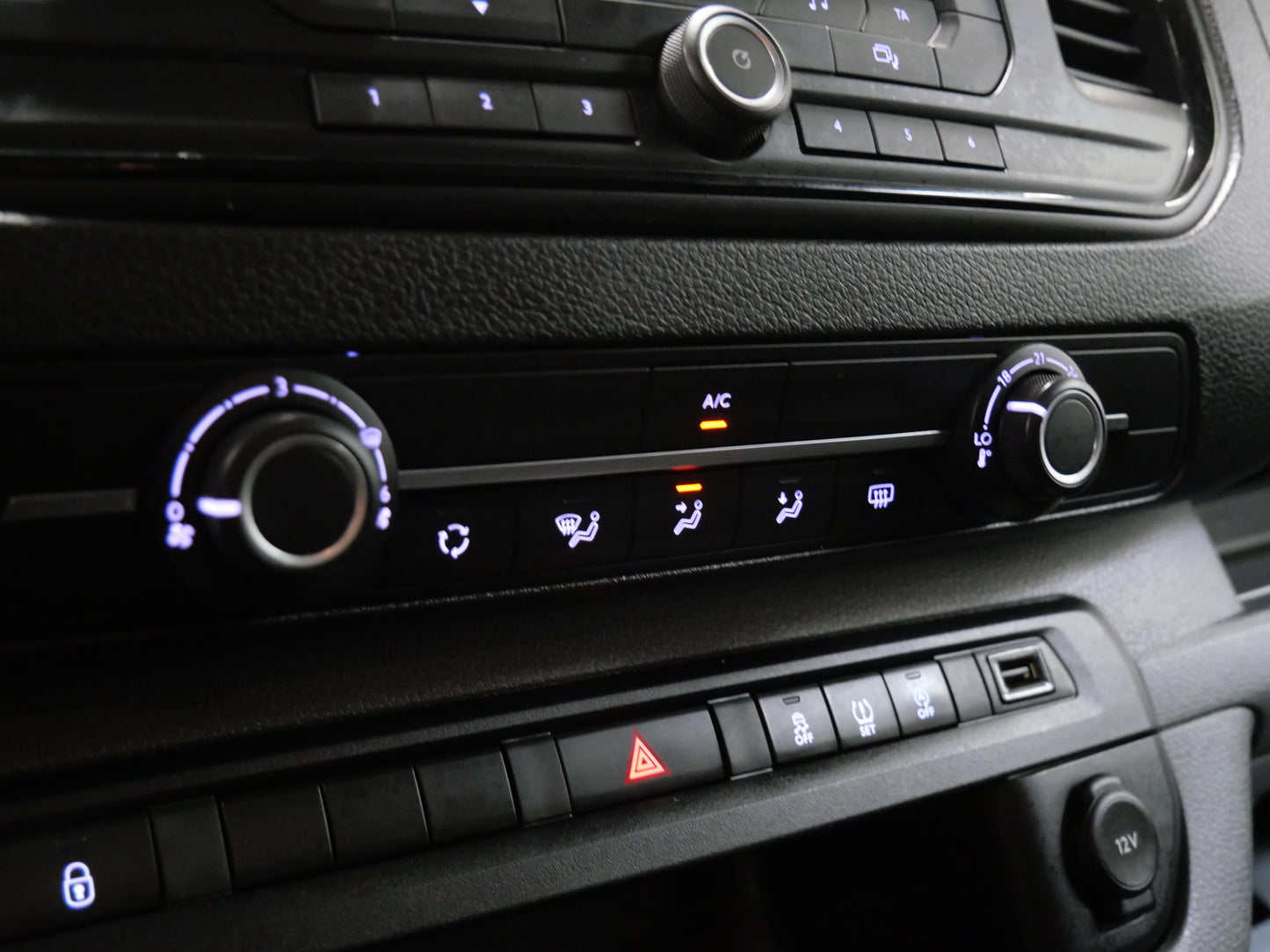 Peugeot Traveller 2.0 BlueHDI 106 kW L3 9míst