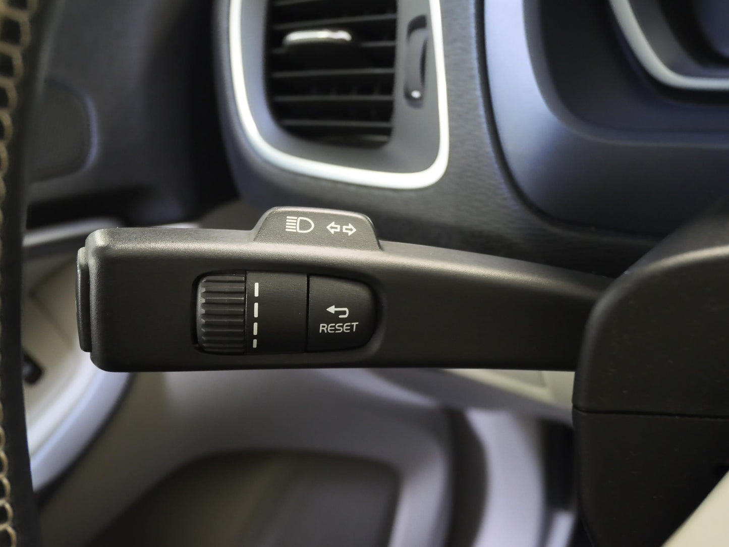 Volvo V40 D3 110 kW Momentum