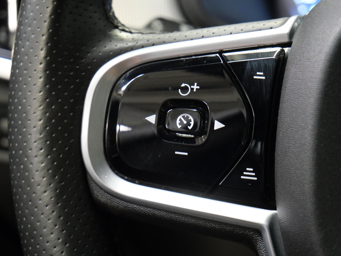 Volvo V90 2.0 T6 228kW AWD Drive-E Cross