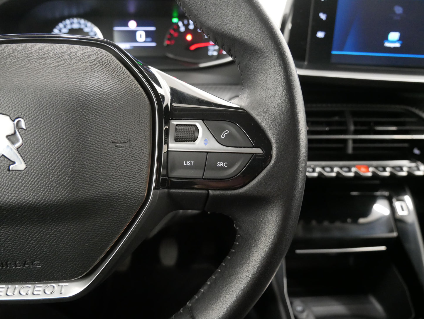 Peugeot 2008 1.2 PureTech 74 kW Allure