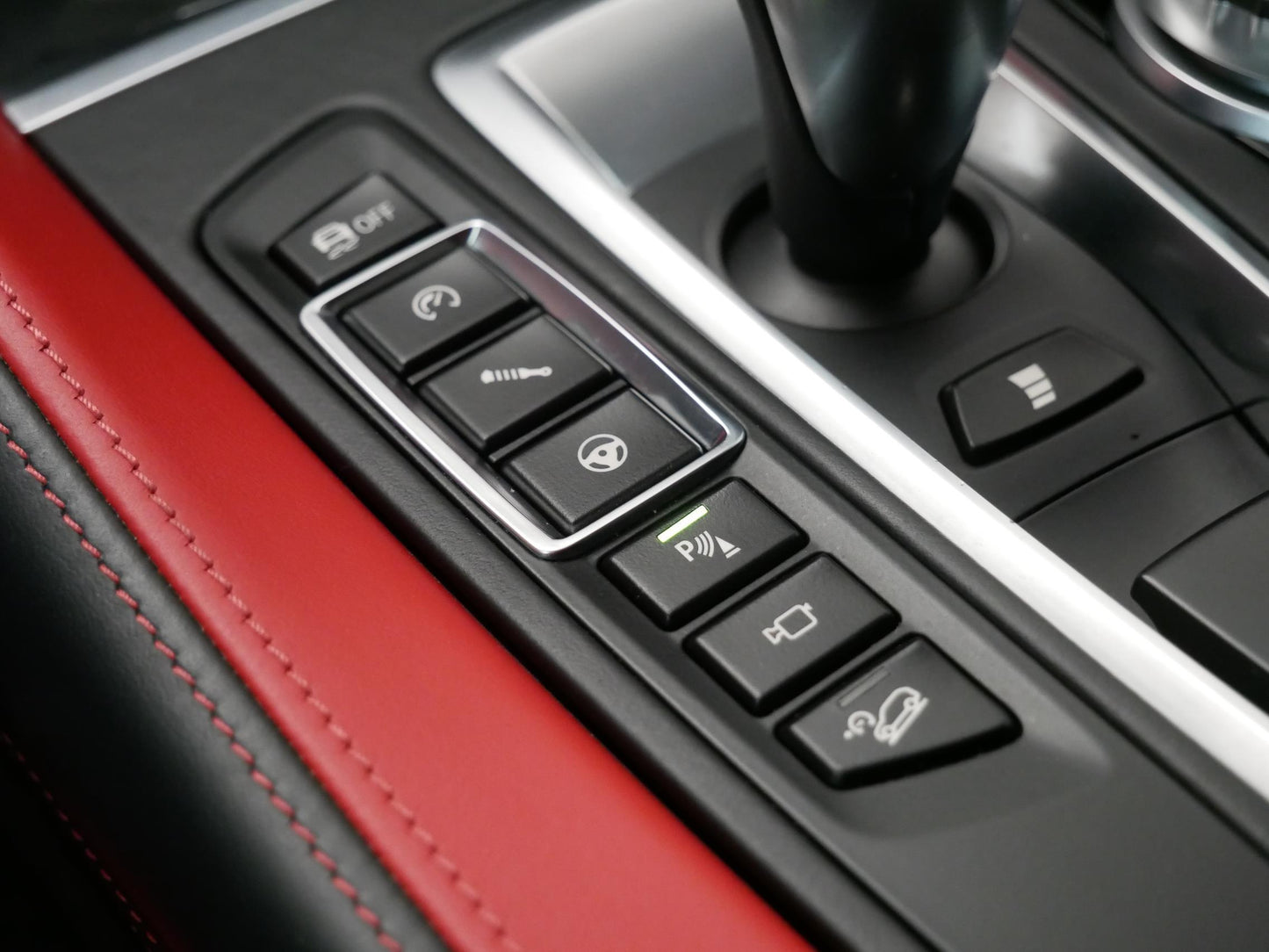 BMW X6 4.4 V8 423 kW M paket