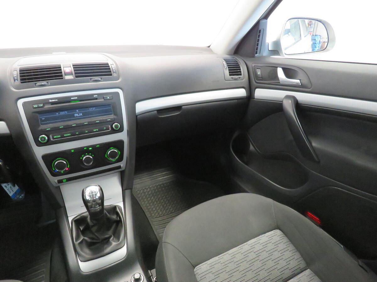 Škoda Octavia 1.6 MPI 75 kW Ambiente Plus