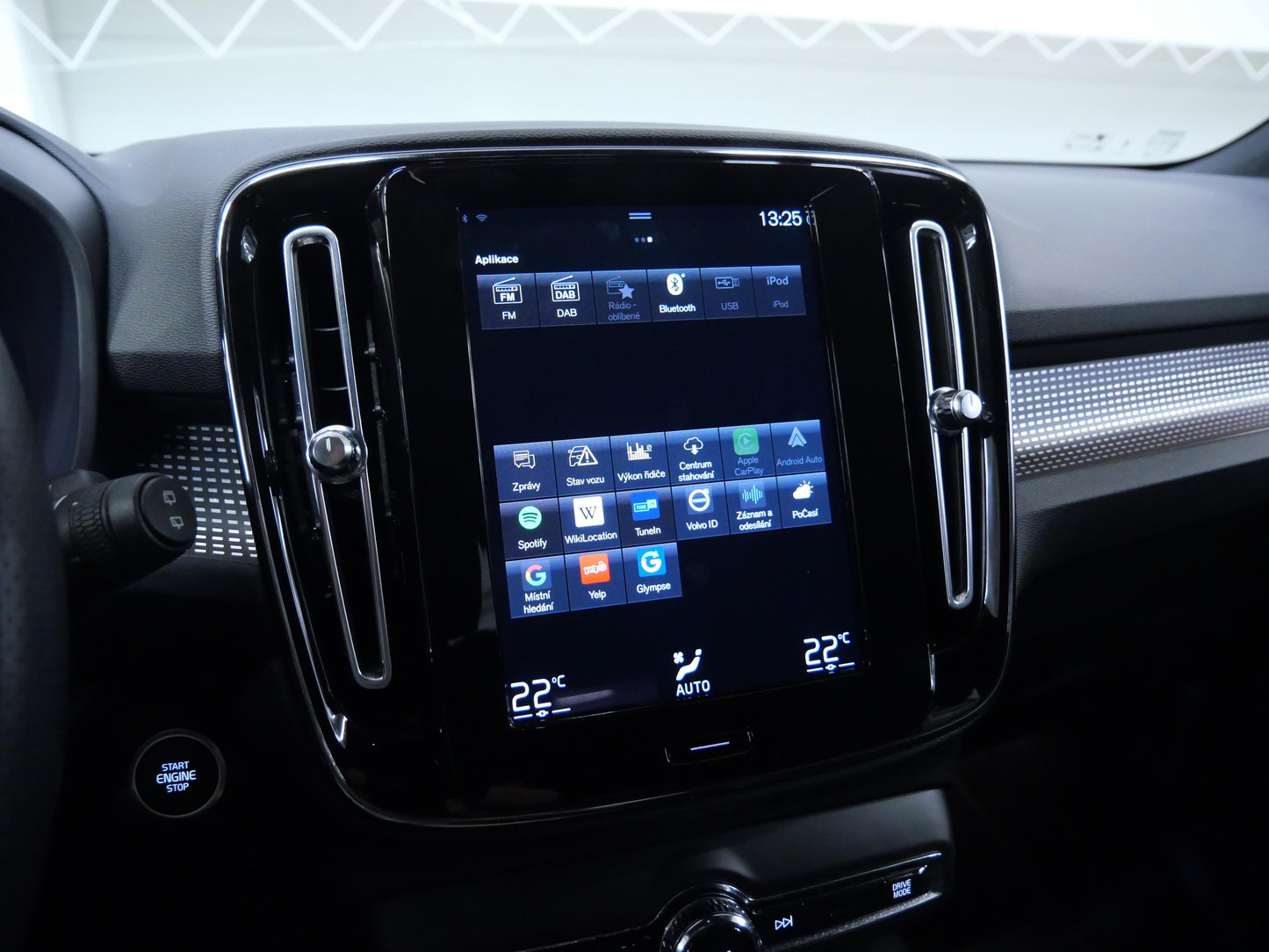 Volvo XC40 B4 145 kW AWD R-Design