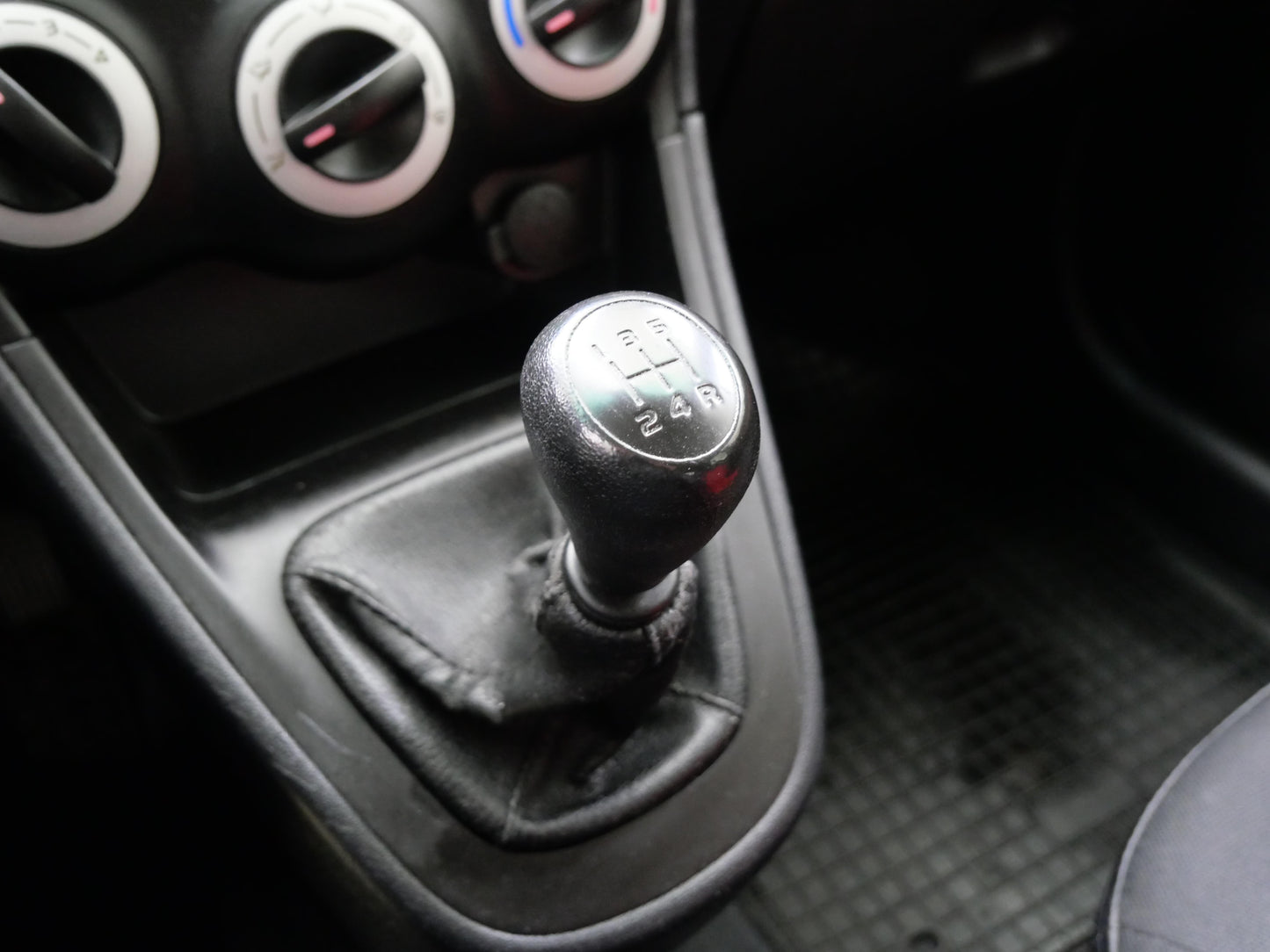 Hyundai i10 1.1i 48 kW