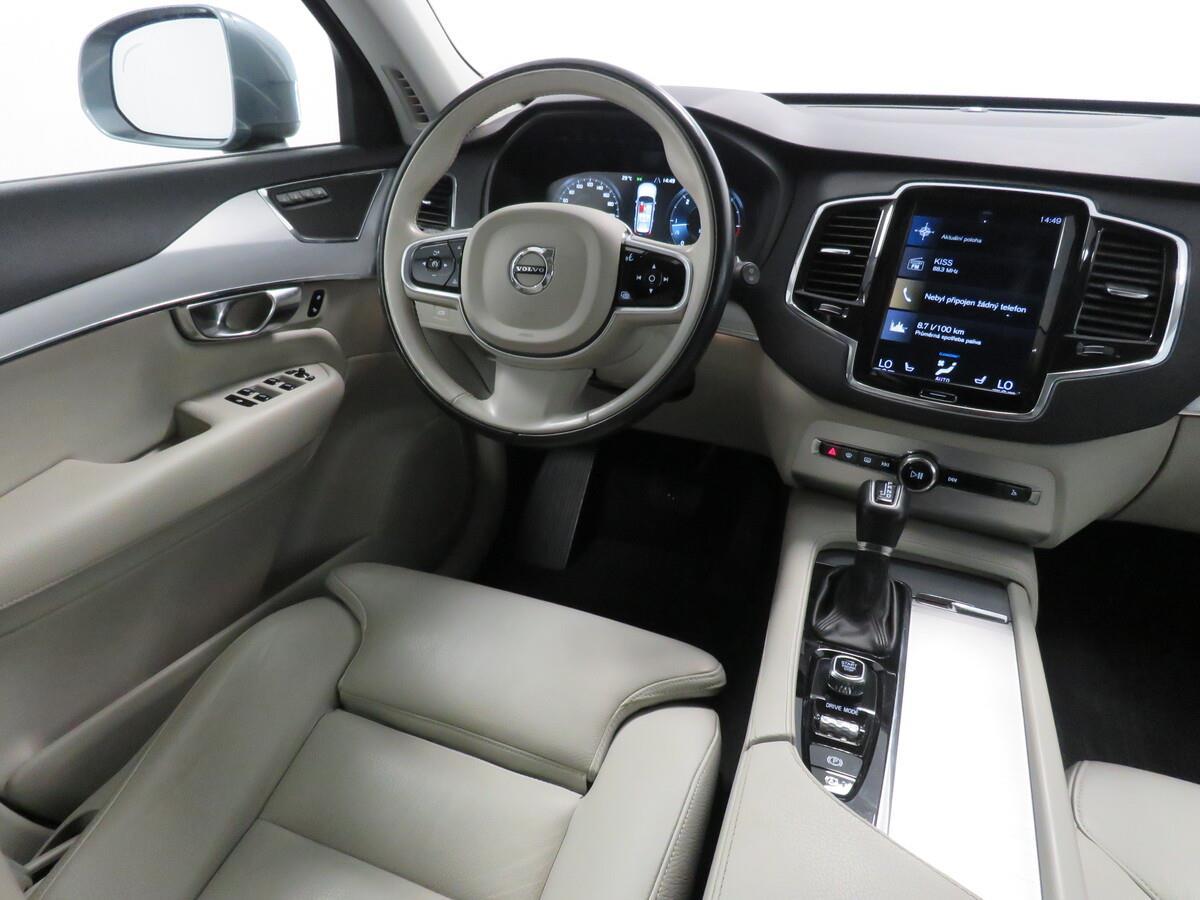 Volvo XC90 D5 AWD MOMENTUM