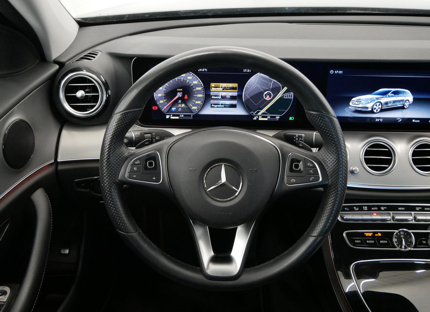 Mercedes-Benz E-Class 220d 143 kW 4Matic Avantgarde