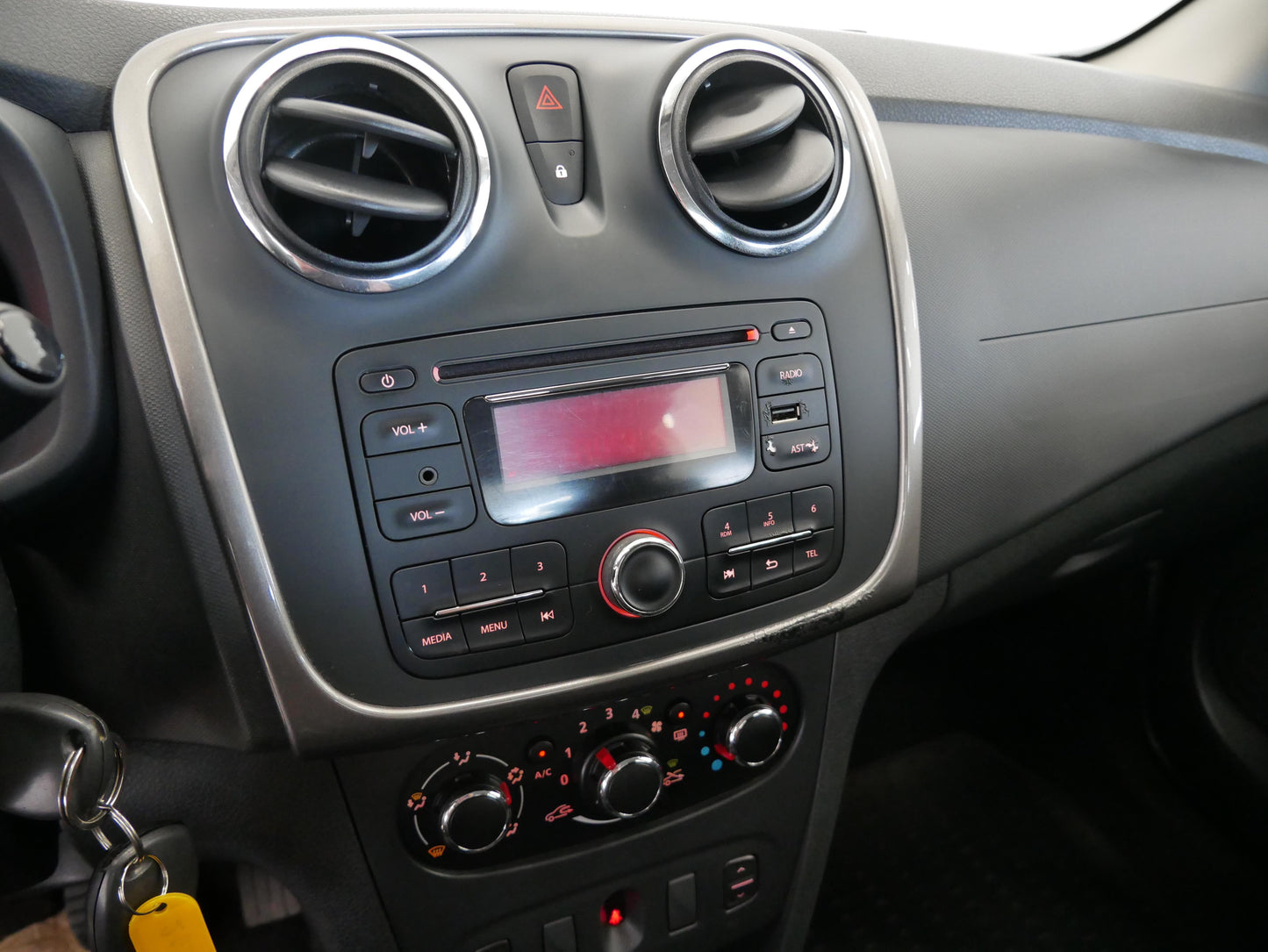 Dacia Logan 1.2i 54kW