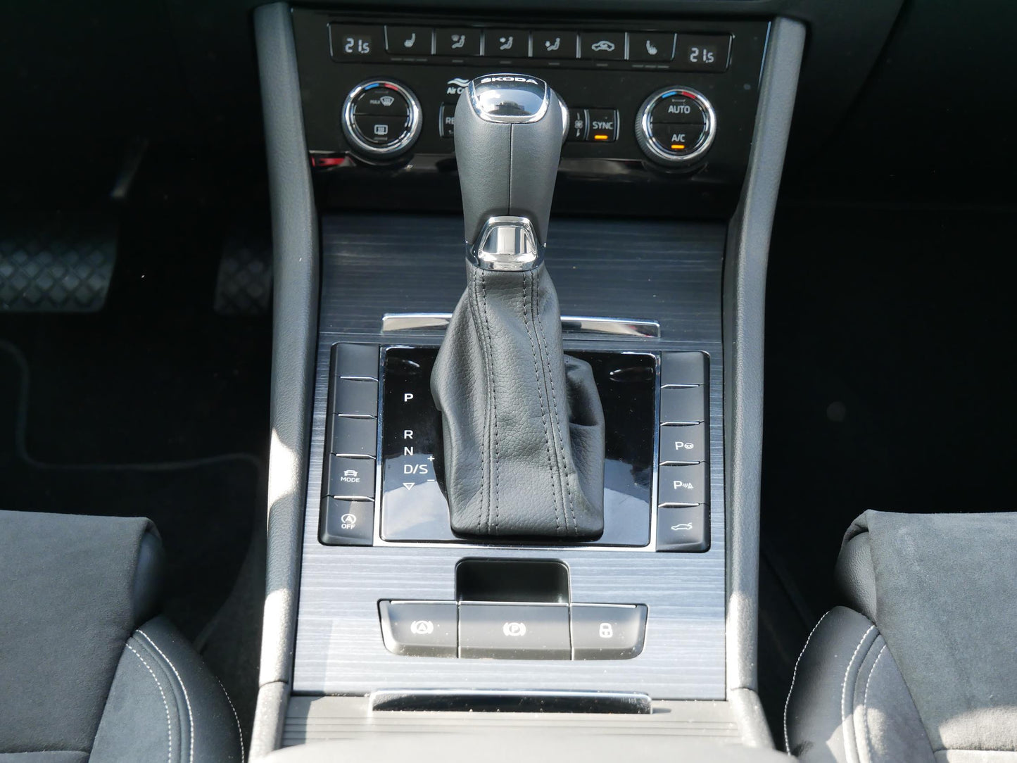 Škoda Superb 2.0 TDI 110 kW Style Plus