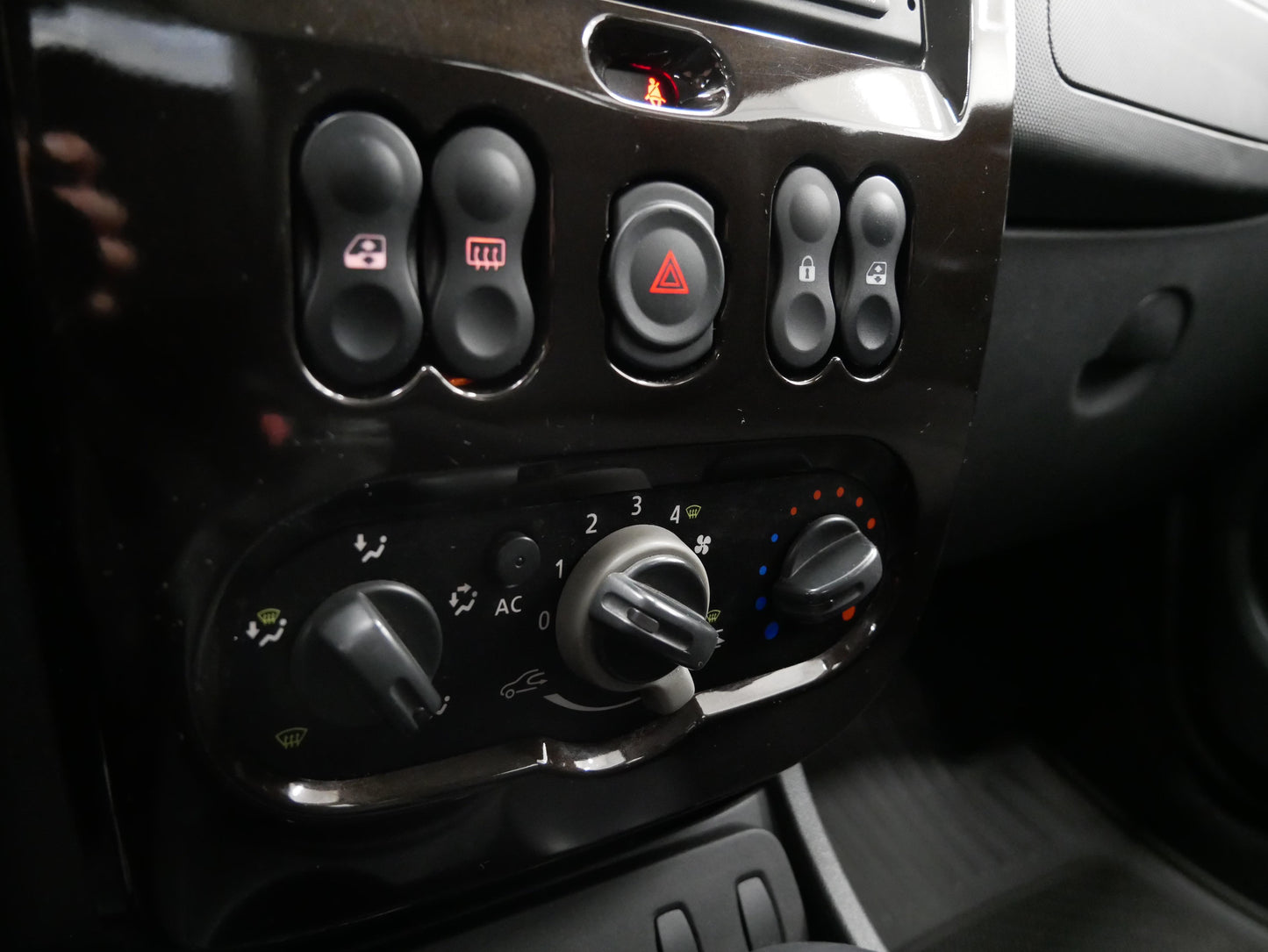 Dacia Duster 1.6i 16V 77 kW 4x4 Arctica