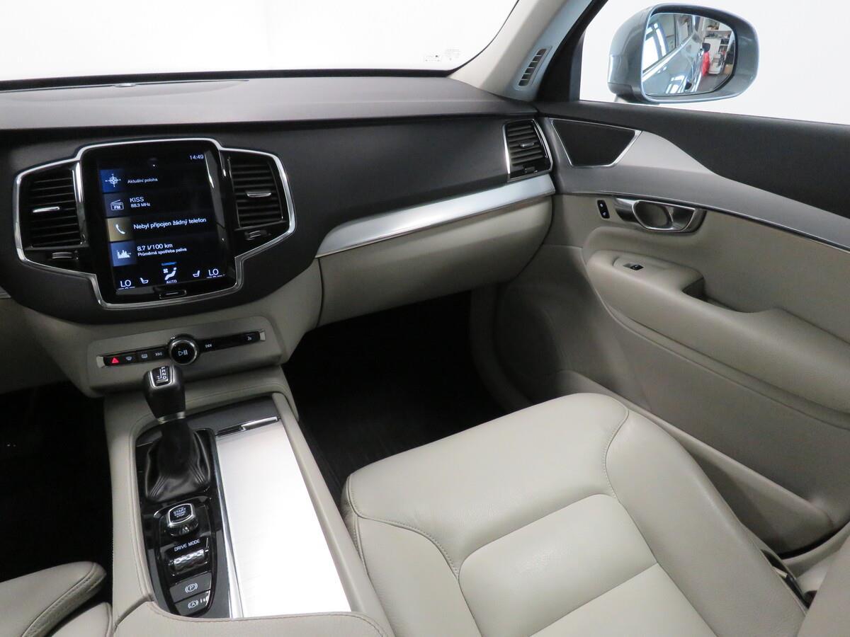 Volvo XC90 D5 AWD MOMENTUM