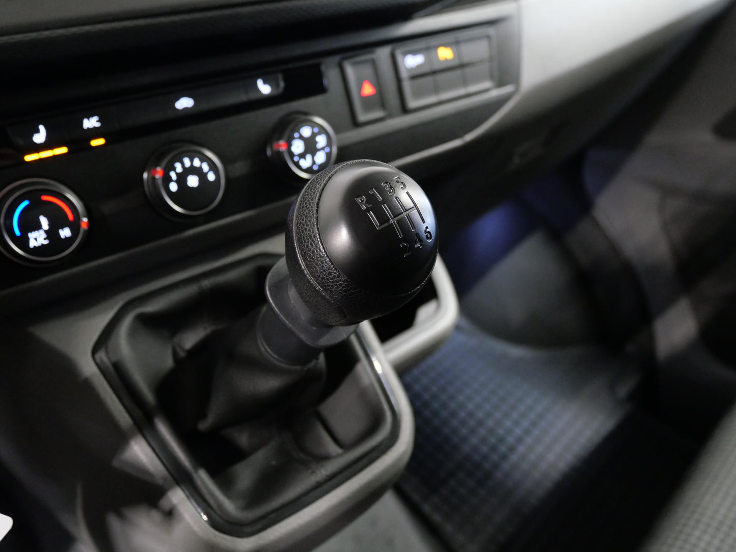 Volkswagen Transporter 2.0 TDI 110 kW Long