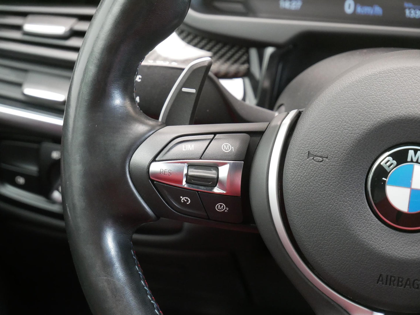 BMW X6 4.4 V8 423 kW M paket