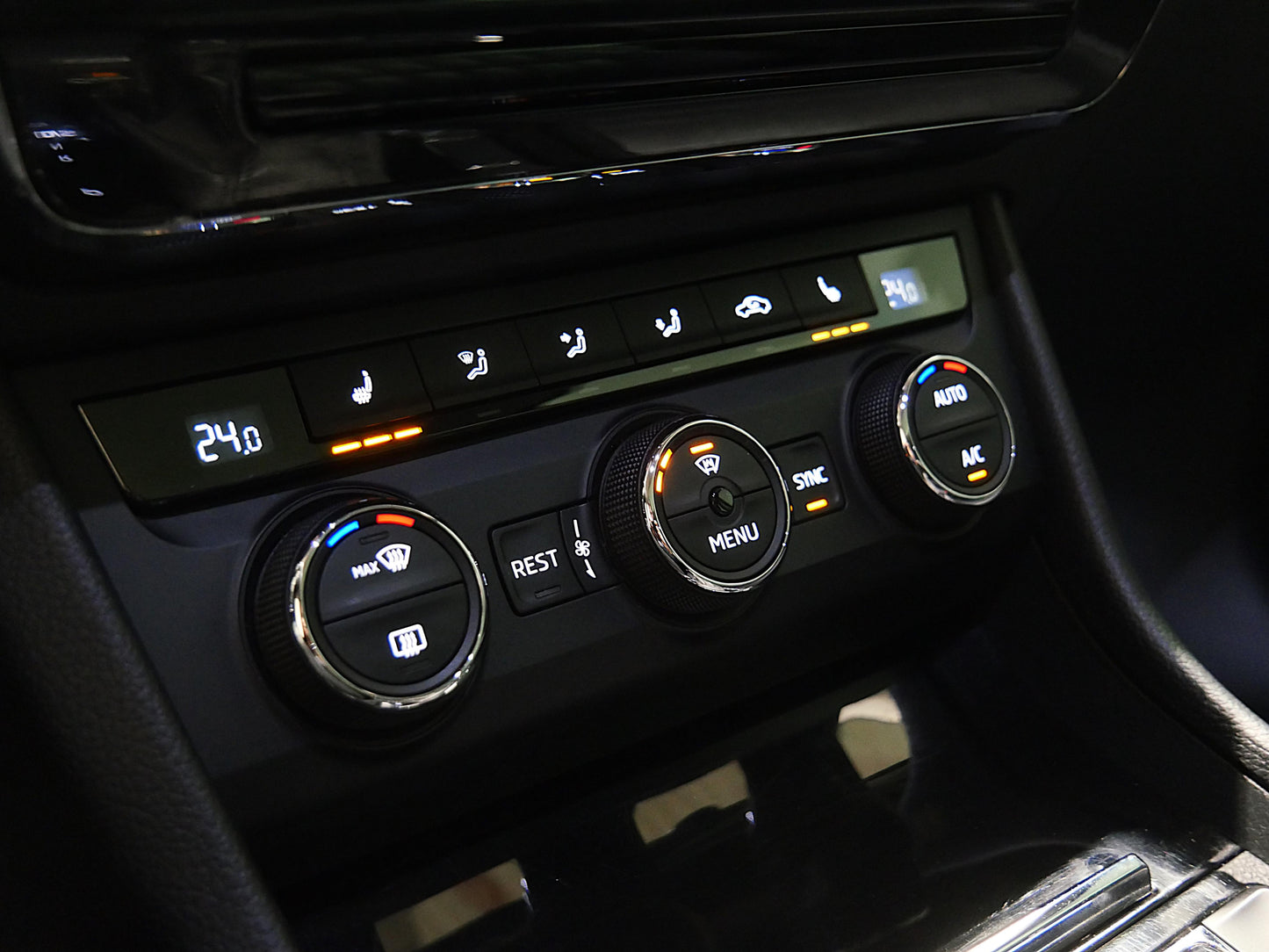 Škoda Superb 2.0 TDI 110 kW Style Plus