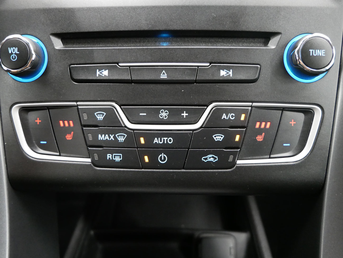 Ford Mondeo 1.5 EcoBoost 118 kW Titanium
