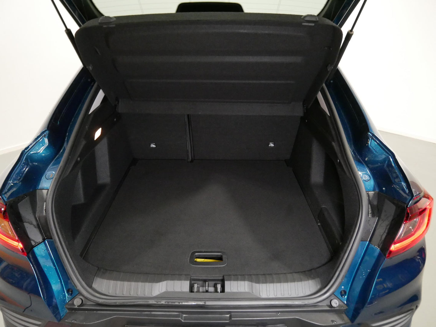 Renault Arkana 1.6i E-tech 69 kW INTENS