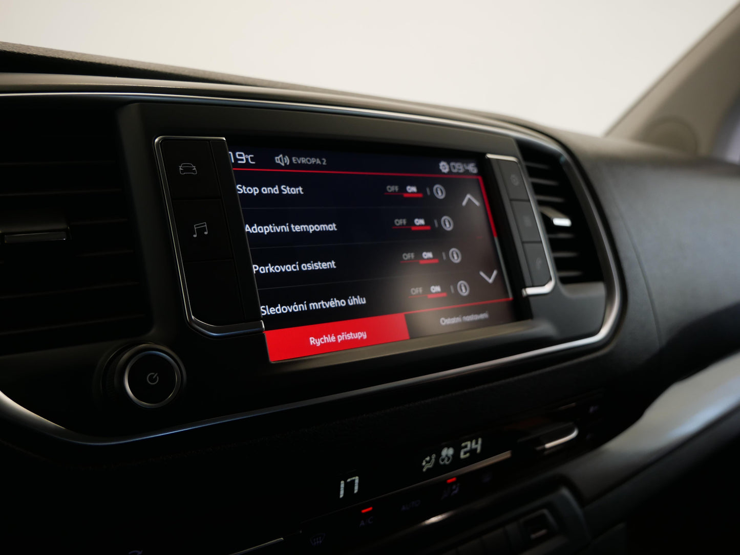 Citroën SpaceTourer 2.0BlueHDI 130 kW Feel L2 EAT8