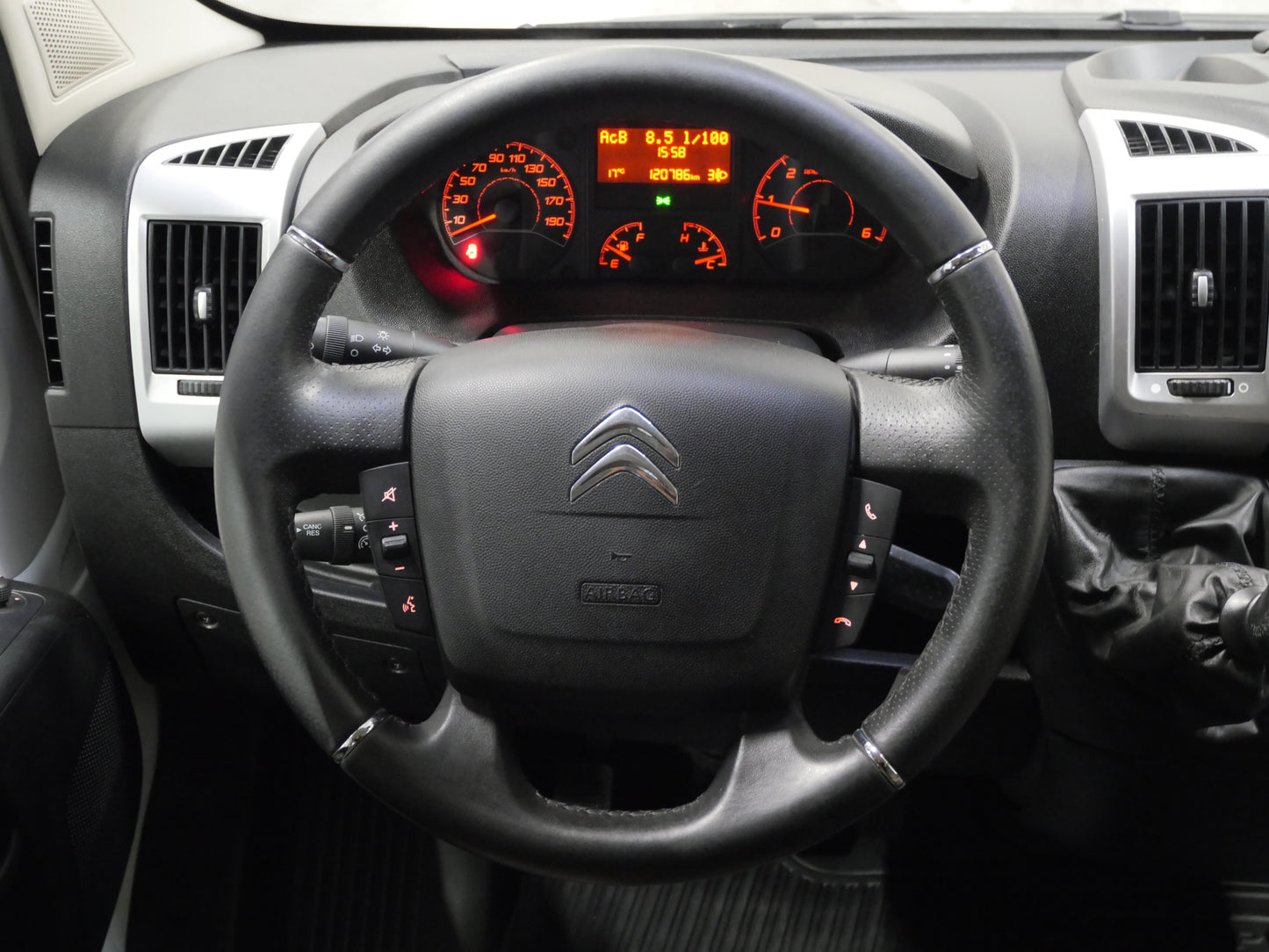 Citroën Jumper 2.2 HDI 103 kW 9 míst L1H1