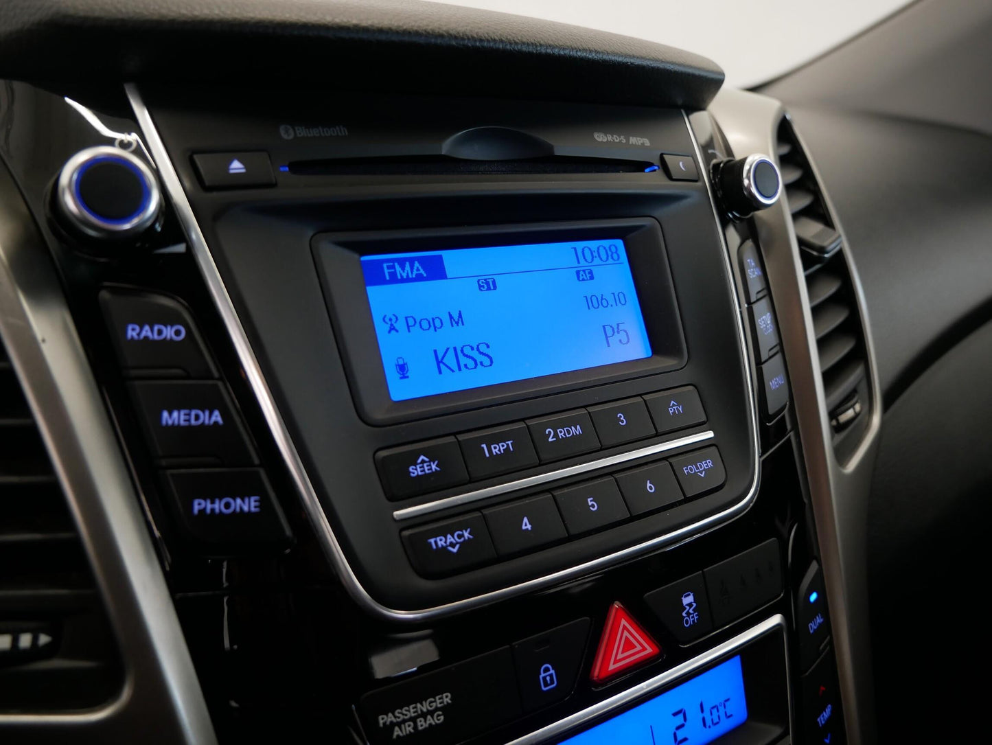 Hyundai i30 1.6 GDi 99kW Trikolor