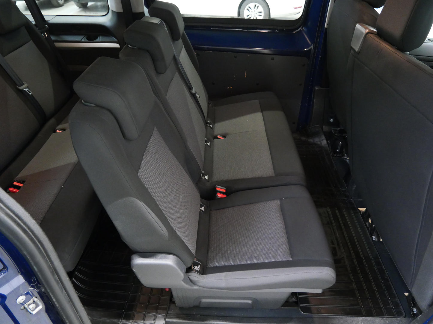 Peugeot Traveller 2.0 BlueHDI 106 kW L3 9míst