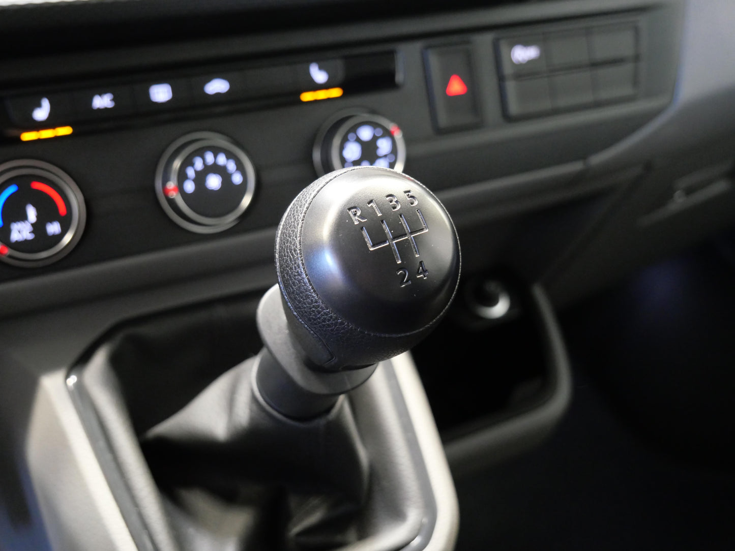 Volkswagen T6.1 2.0 TDI 81 kW KR