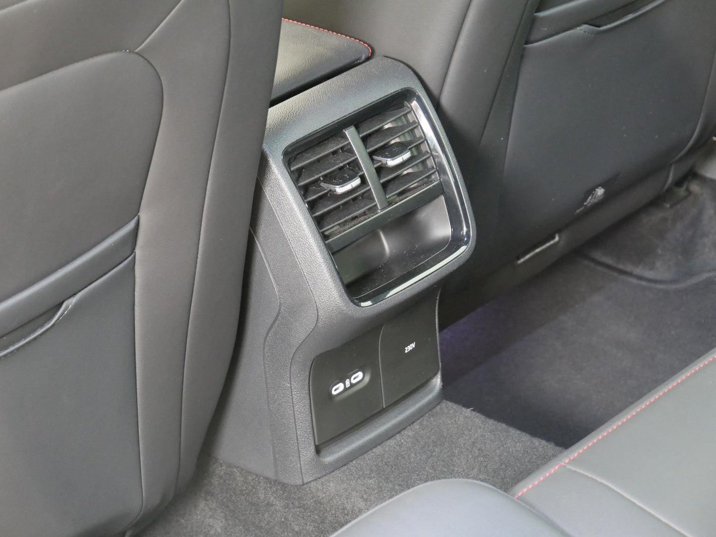 Škoda Octavia RS RS 2.0 TSI/180kW/DSG/TAŽNÉ/LED.MATRIX/NAVI/KAMERA/