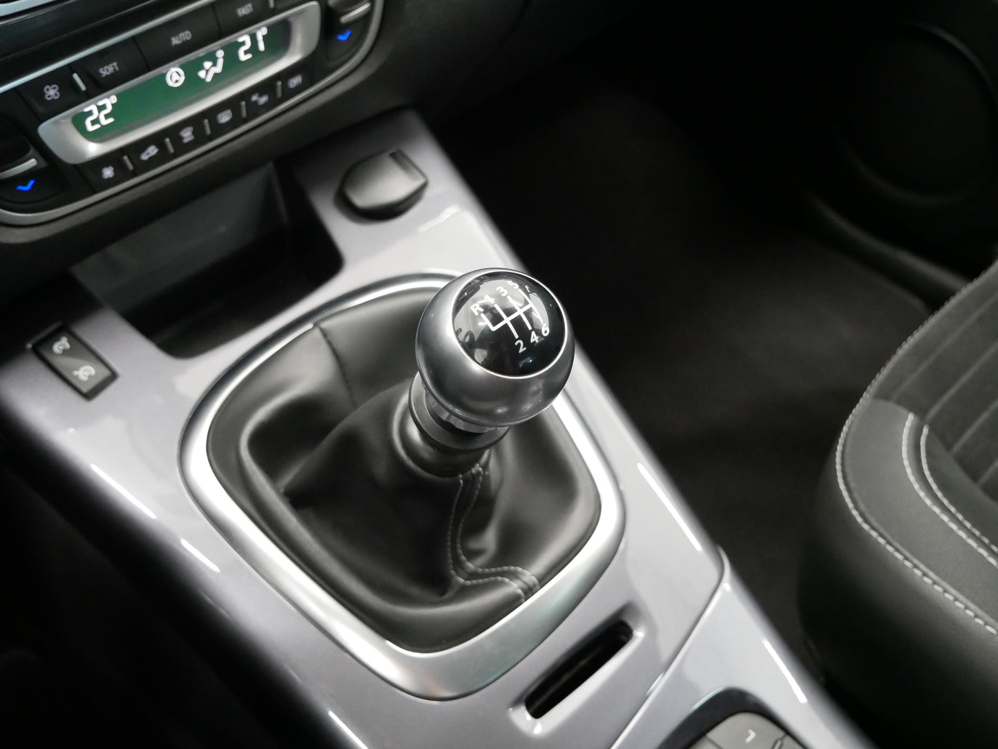 Renault Scénic 1.6 dCi 96 kW X-MOD Privilege