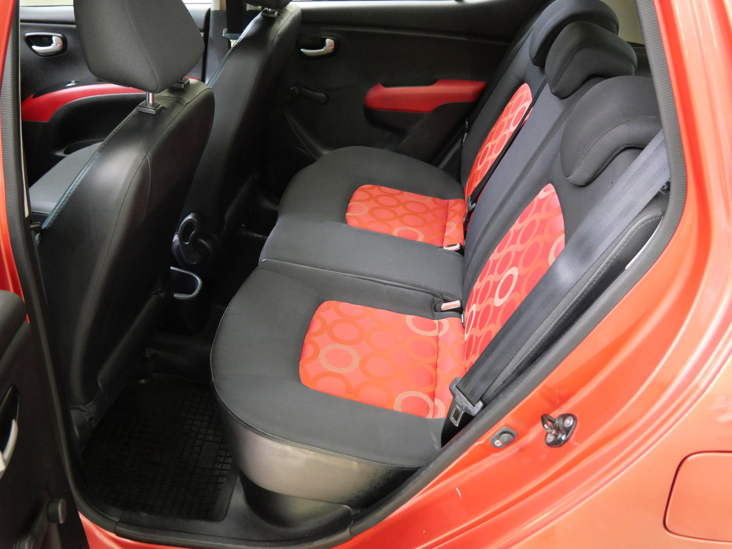 Hyundai i10 1.1i 48 kW