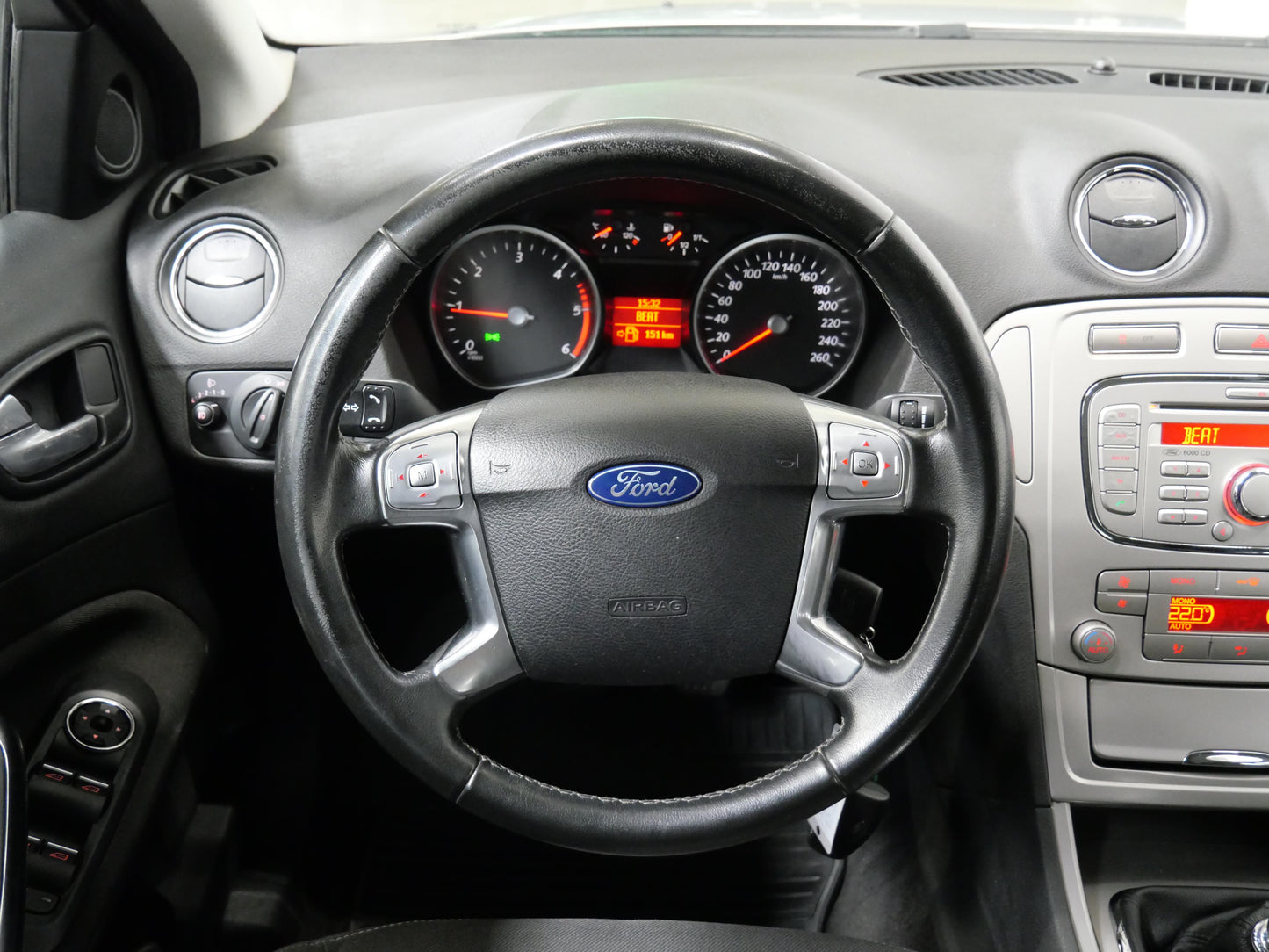 Ford Mondeo 1.8 TDCI 92 kW