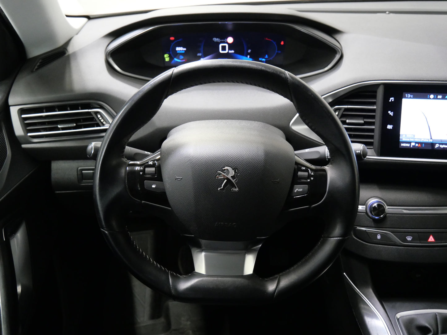 Peugeot 308 1.5 BlueHDI 96 kW Allure