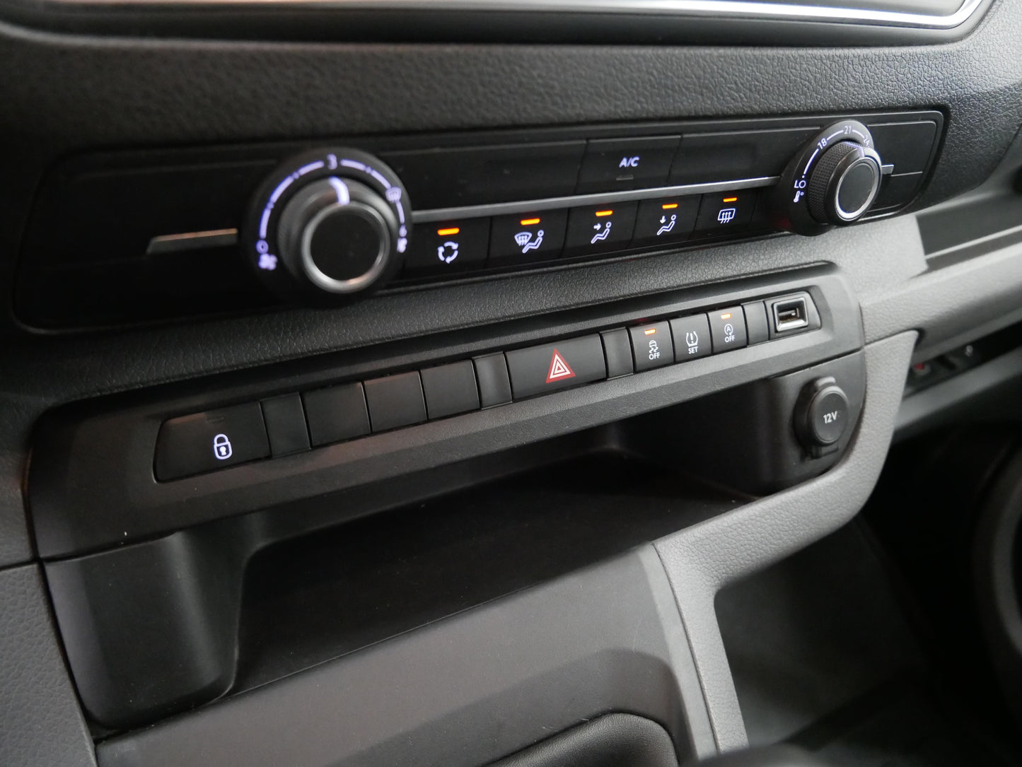 Citroën Jumpy L1H1 2.0 HDI 110 kW 6 Míst