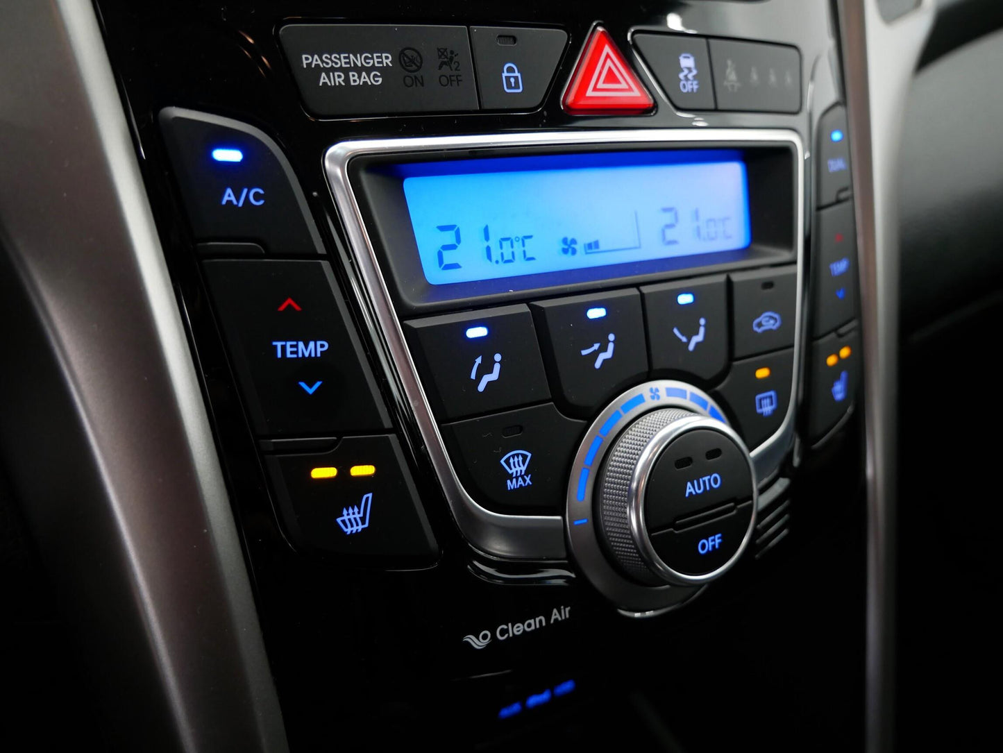 Hyundai i30 1.6 GDi 99kW Trikolor