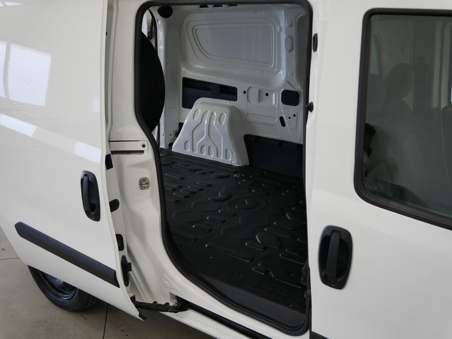 Fiat Dobló Cargo Maxi L2H1 1.4 CNG 88 kW