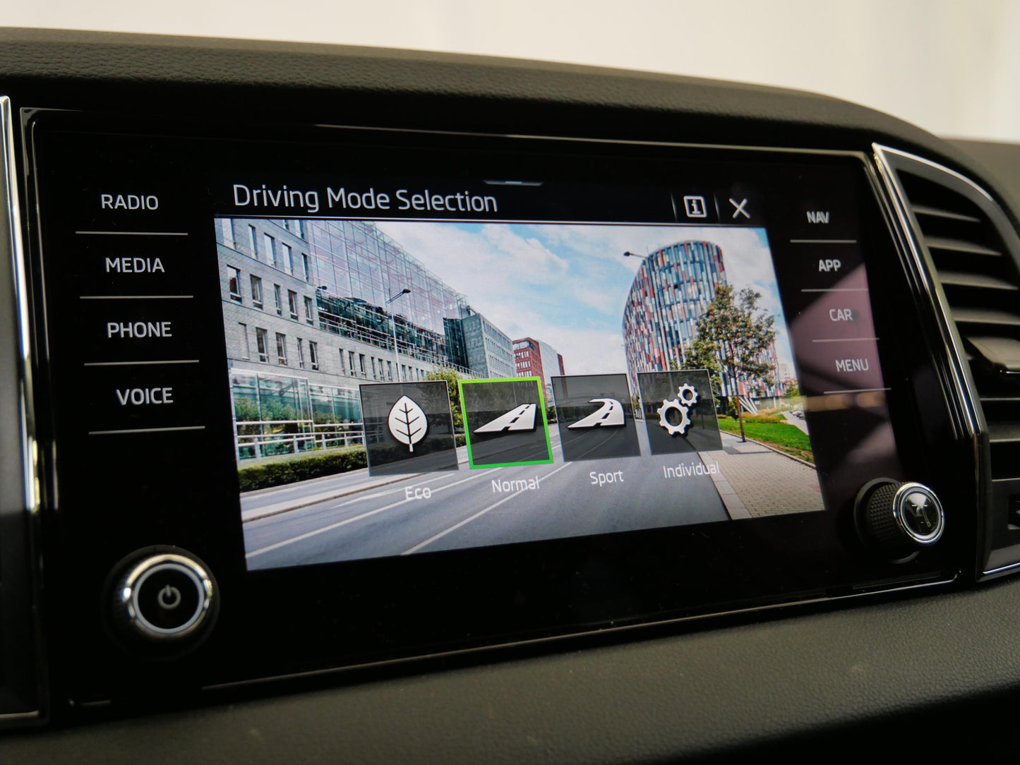 Škoda Karoq 1.5 TSI 110 kW Top Selection