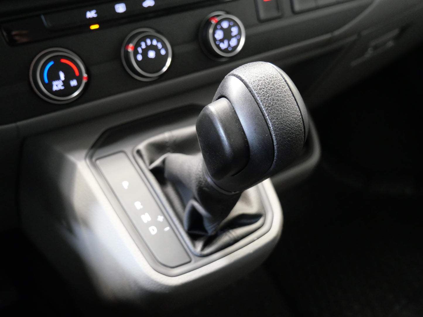 Volkswagen Transporter 2.0 TDI 110 kW DSG Long