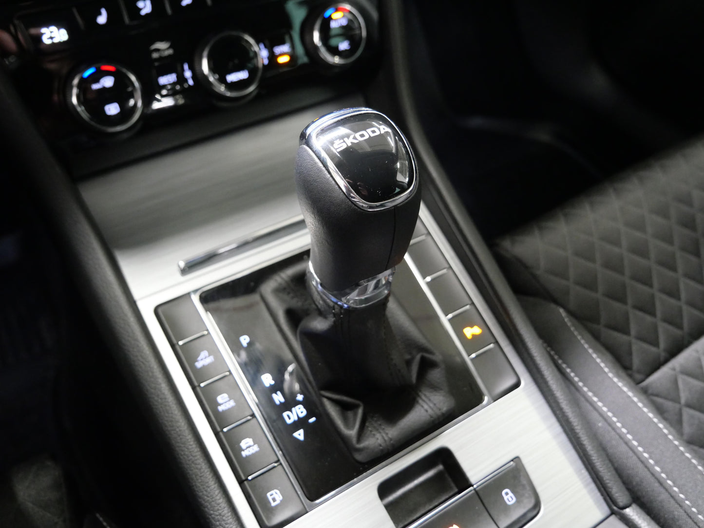 Škoda Superb 1.4 TSI iV 115 kW Ambition
