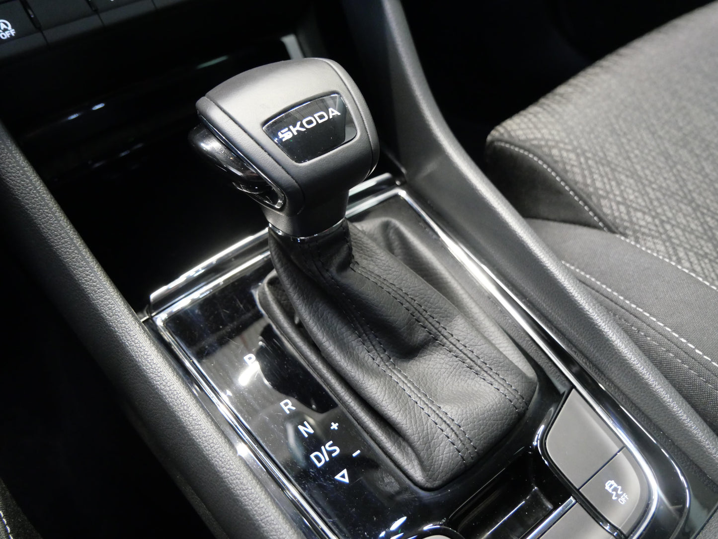 Škoda Karoq 1.5 TSI 110 kW Top Selection