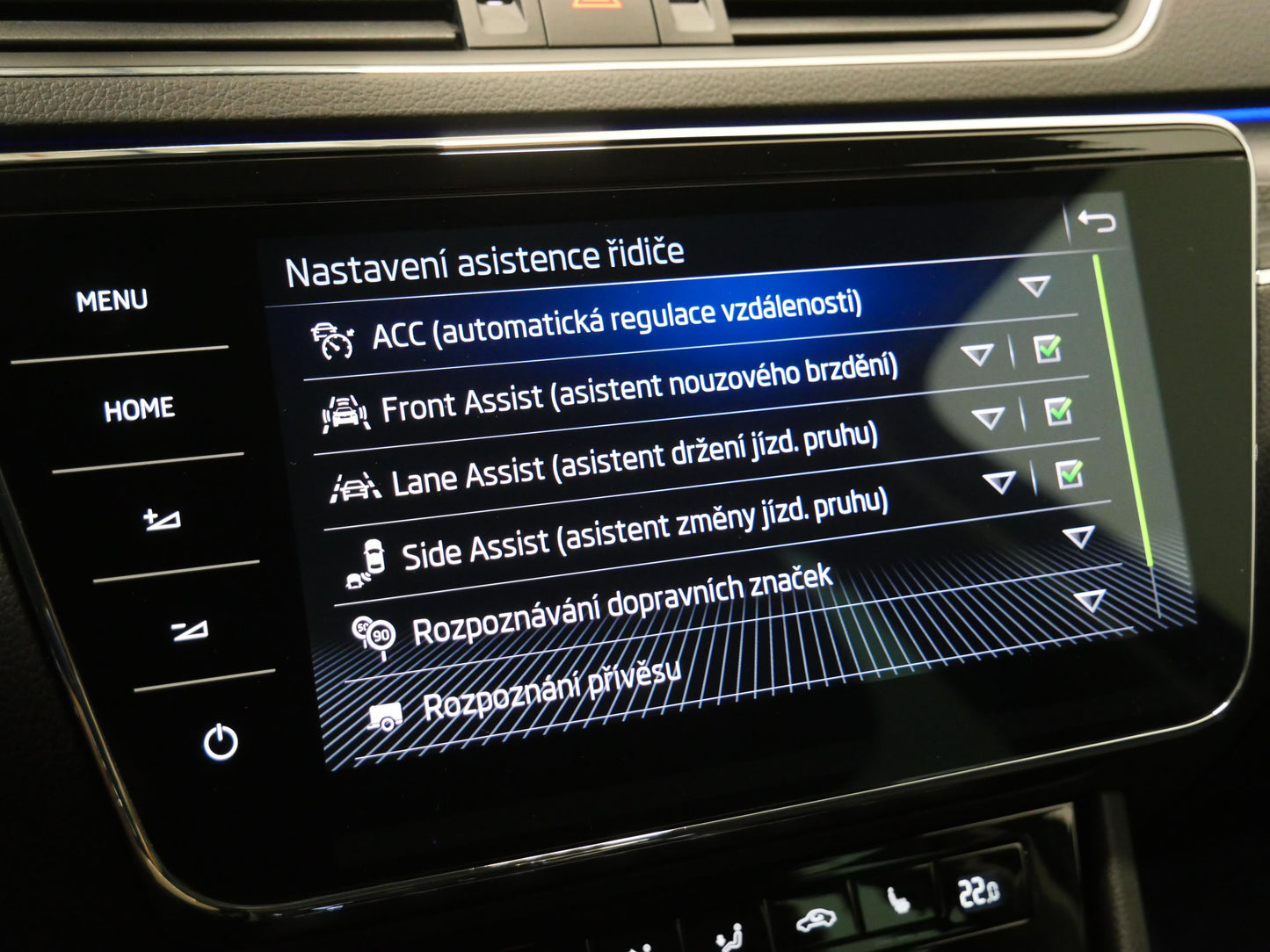 Škoda Superb 2.0 TDI 110 kW DSG Style TOP
