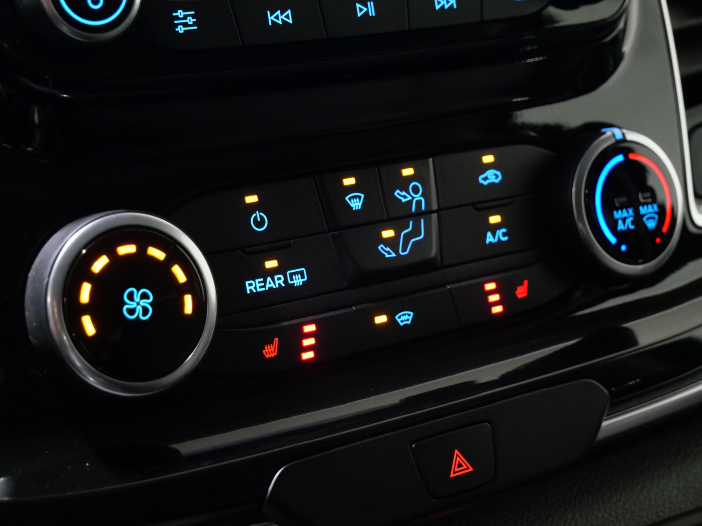 Ford Tourneo Custom 2.0 TDCI 125 kW L2 Titanium
