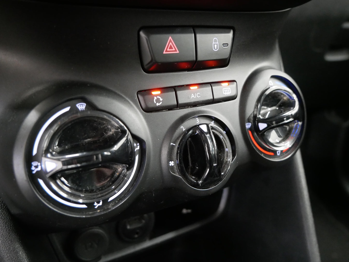Peugeot 208 1.2 VTi 60 kW Active