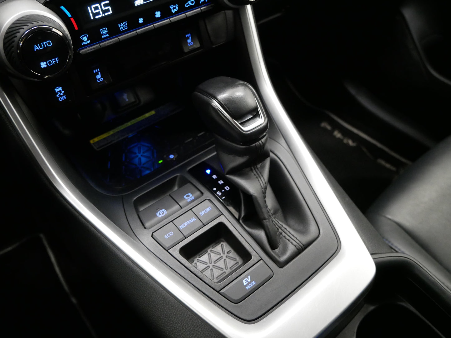 Toyota Rav4 2,5 HYBRID Selection e-CVT