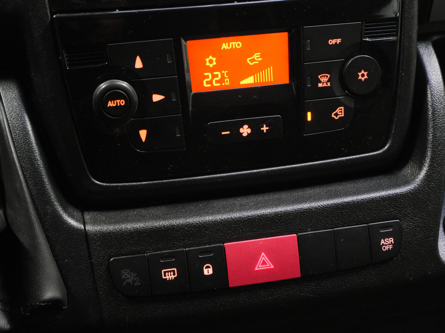 Citroën Jumper 2.2 HDI 103 kW 9 míst L1H1