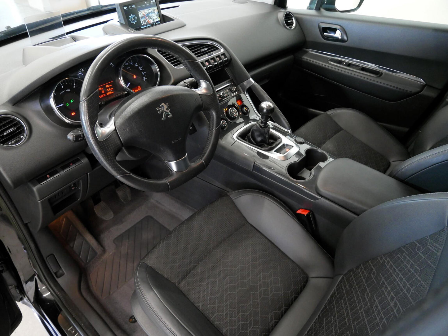 Peugeot 3008 1.6 HDi ALLURE